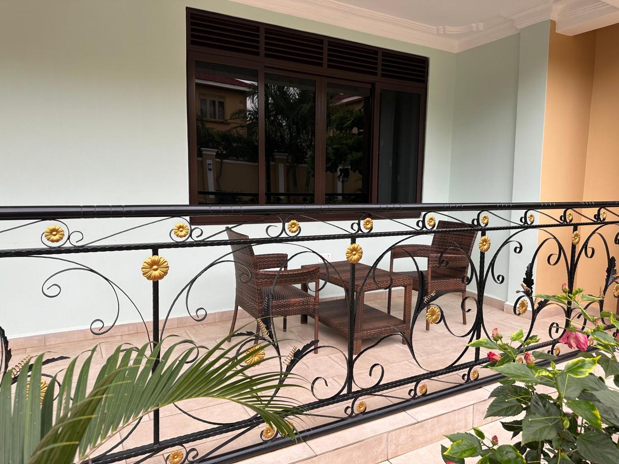 Apartamento Elena & Kimberly Gulu Exterior foto